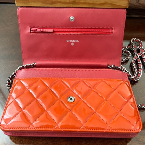 Chanel patent tangerine wallet on chain - Picture 6 of 7
